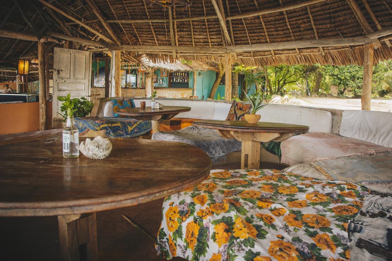 Mikadi Beach Camp & Backpackers Hostel Dár Al-Szalám Kültér fotó